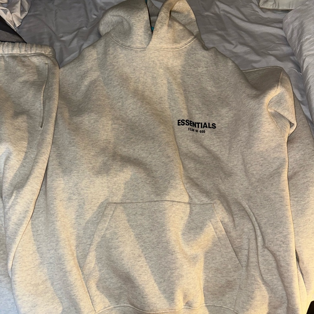 Men’s Essentials Sweatsuit